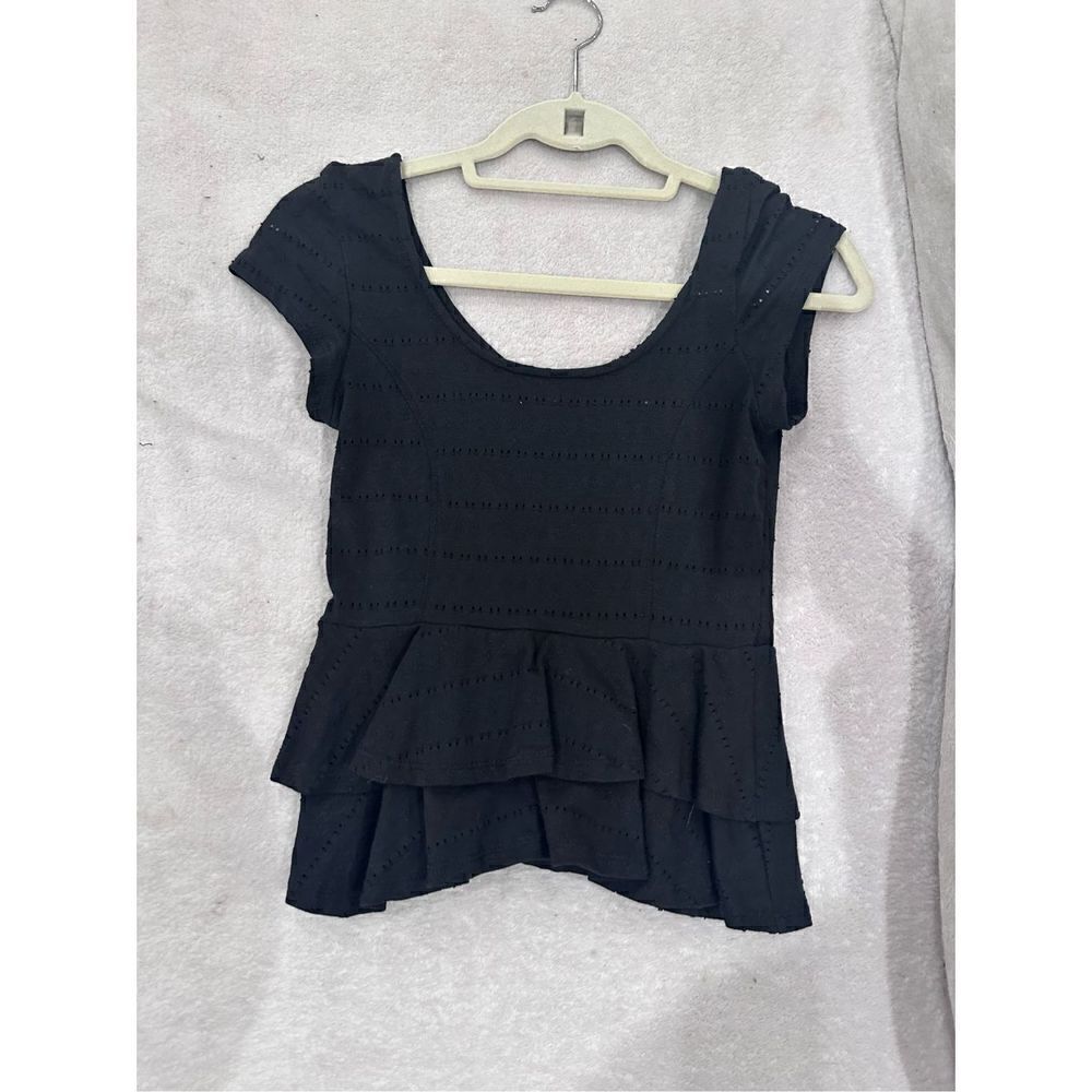 Urban outfitters women’s top black size L